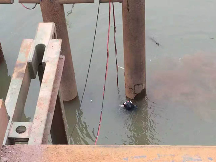 水下拆除